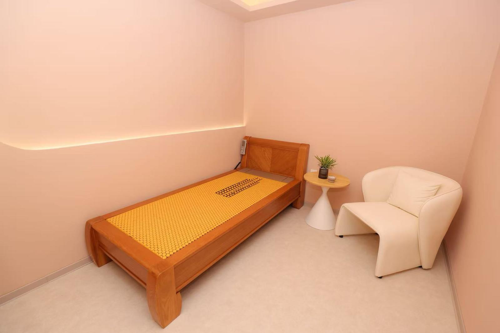 Back Acupressure and Thermal Therapy Experience