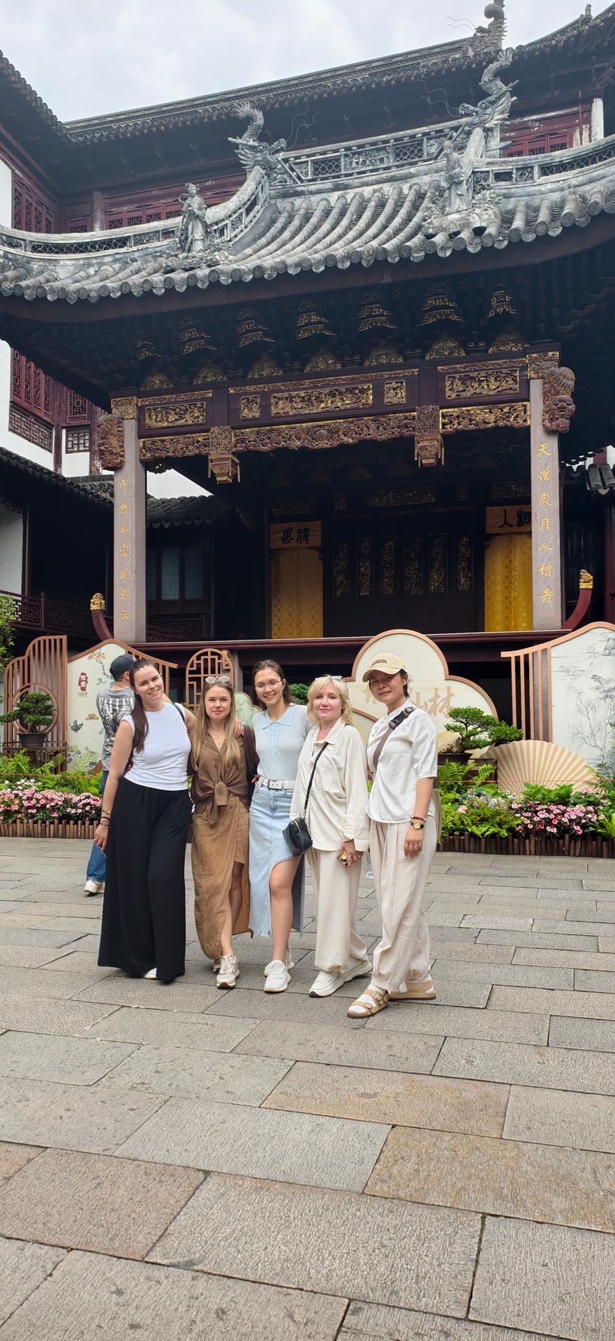 Full-day Russian-speaking guide service in Suzhou, introducing you to the authentic, relaxed pace of life in Jiangnan | Image 3 of 4
