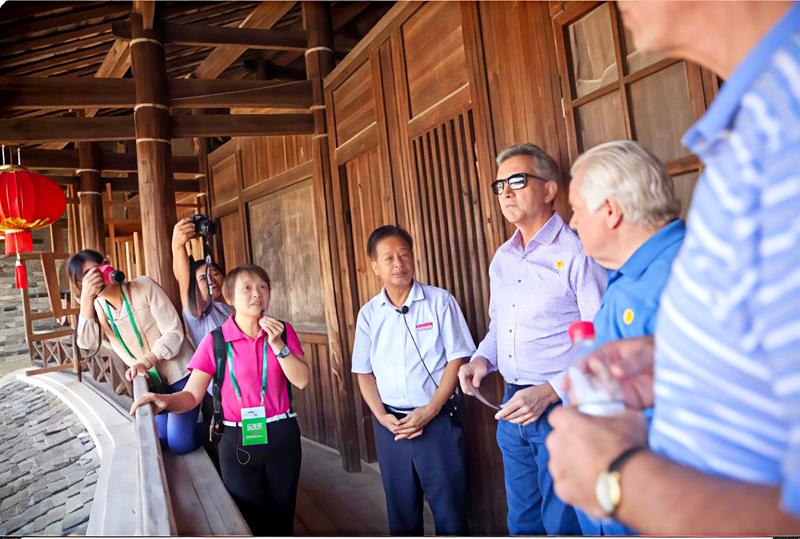 Tour guiding and commentary throughout all 9 prefecture-level cities in Fujian, including Wuyishan, Ningde, Xiapu, Fuzhou, Meizhou Island, Quanzhou, Xiamen, Zhangzhou, Longyan, the tulou, Sanming, and more, as well as Meizhou, Chaozhou, and Shantou in eastern Guangdong