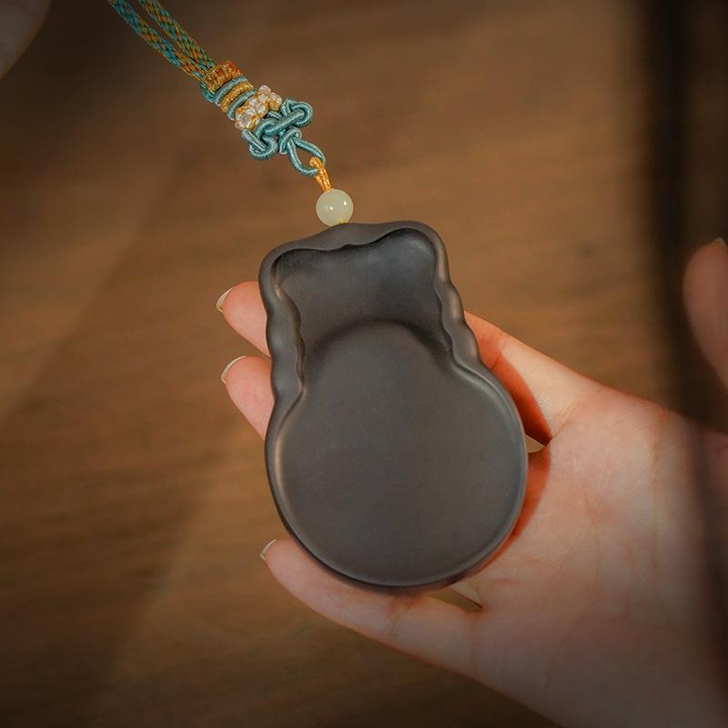 Single-sided cicada-shaped hand-held inkstone | Image 3 of 8