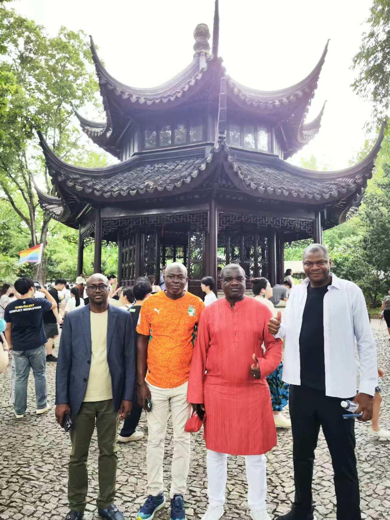 One-day tour of Suzhou's Humble Administrator's Garden, Lion Grove Garden and Pingjiang Road | Image 2 of 4